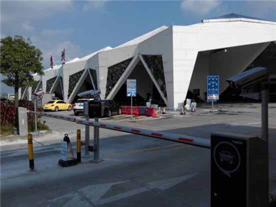 互联网时代，传统的停车场系统面临着哪些问题