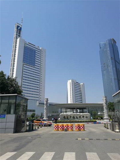 如何针对不同情况配置停车场系统呢？