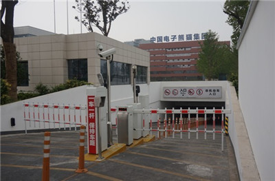 mg冰球突破十大平台大型商业停车场车牌识别系统的优势