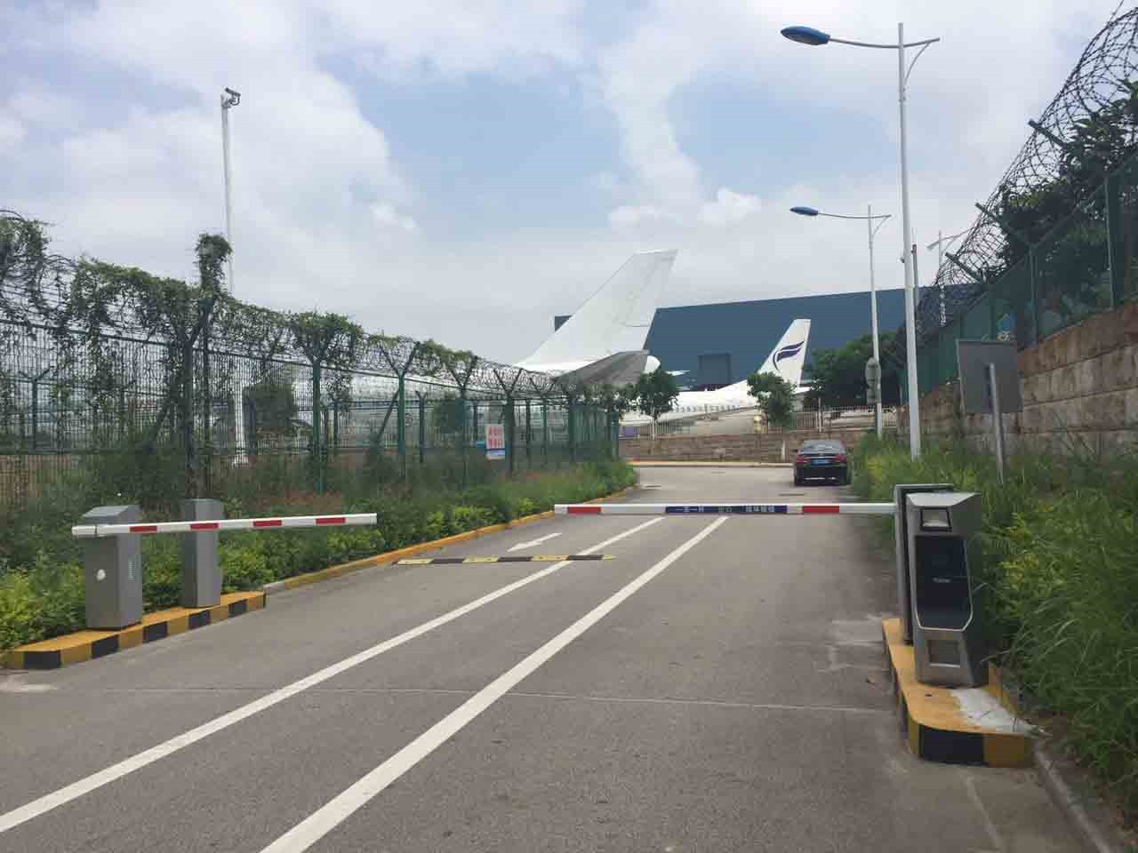 停车场系统有哪些基本设备？