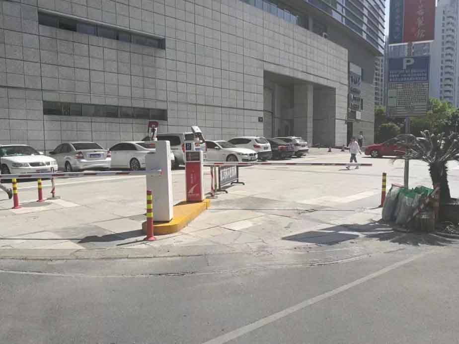 充分发挥智能停车场系统优势，满足不同场所的停车需求