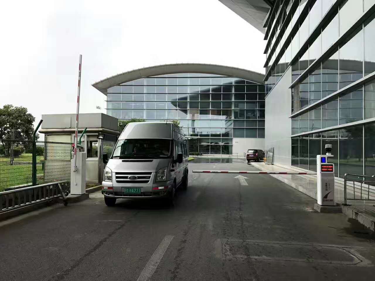 现代智能停车场车牌识别系统都具备哪些特点？