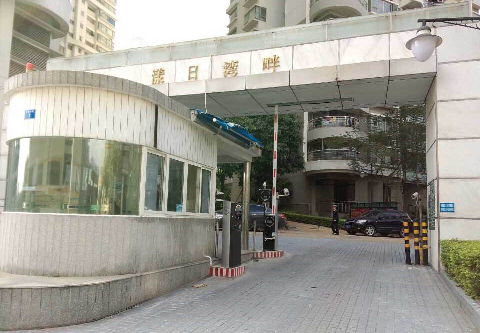 停车场系统硬件设备想使用的更长的时间，需要