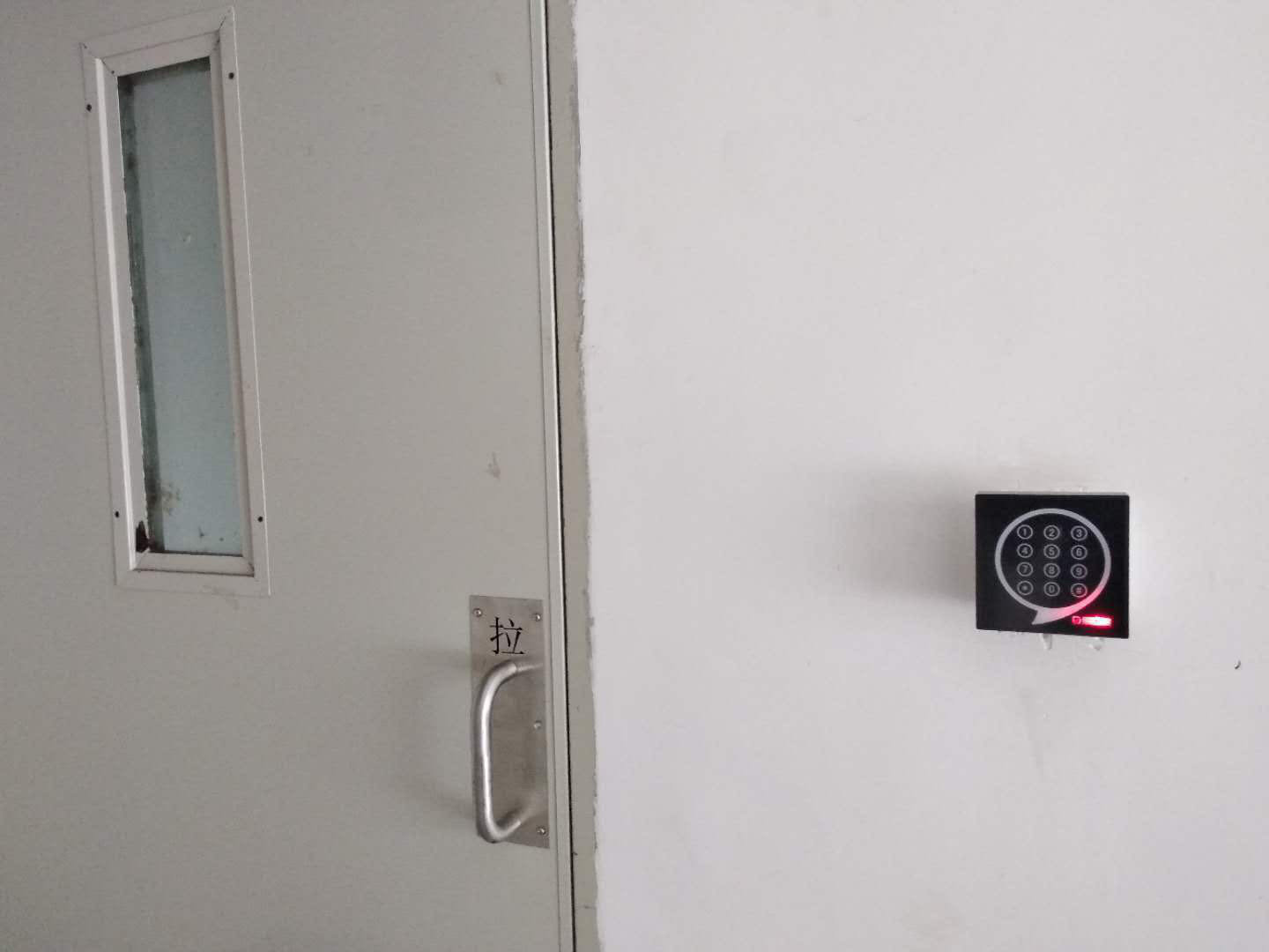 面部识别门禁机(面部识别门禁机怎么录入人脸)