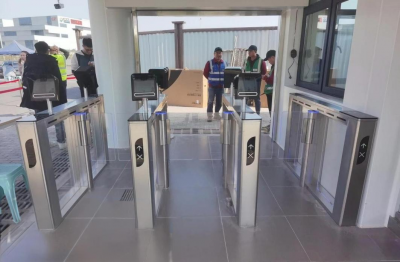 mg冰球突破十大平台联手赛力斯 助力问界M9