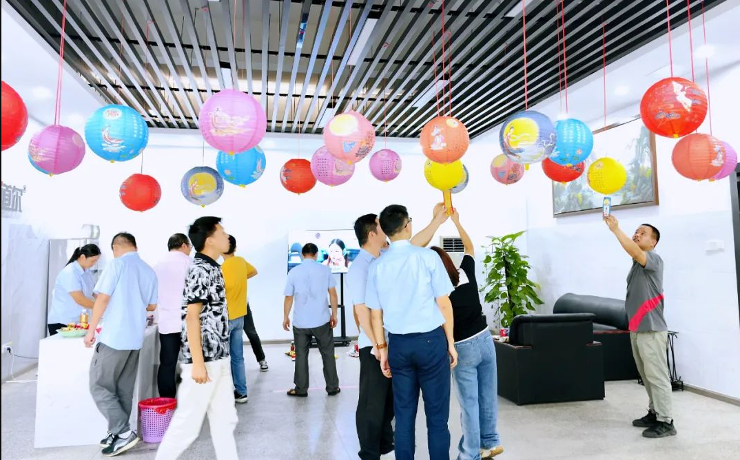 mg冰球突破十大平台举行第三季度文体暨庆中秋活动