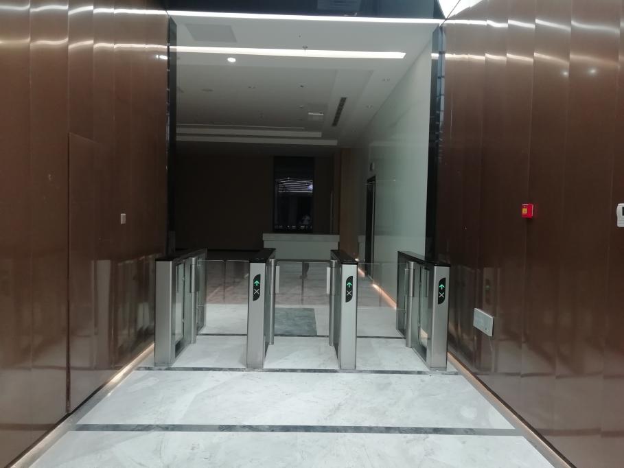 高顺云港能源科技园区速通门闸机