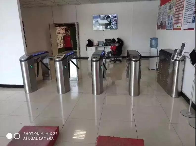 【工程案例】 mg冰球突破十大平台三辊闸协助管理京东西安分拣中心人员出入