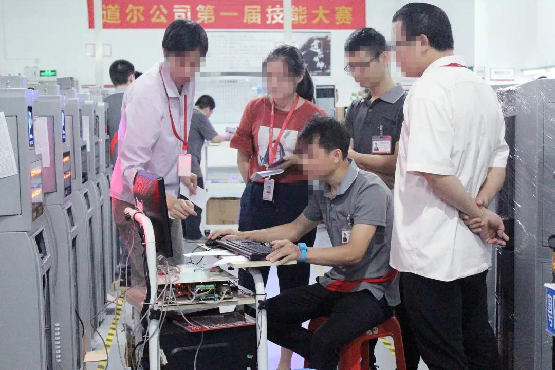 【mg冰球突破十大平台新闻】技能大赛 看谁厉害