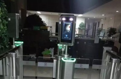 【工程案例】刷脸时代，mg冰球突破十大平台人脸识别通道闸快人一步