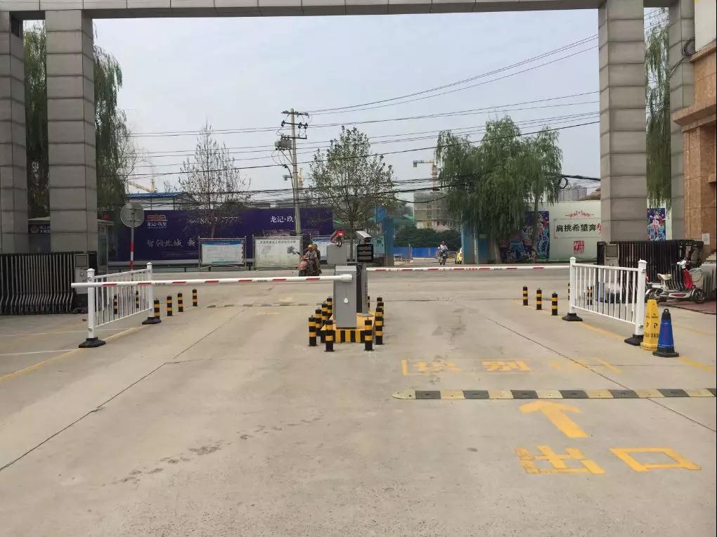 【工程案例】mg冰球突破十大平台百余套停车场车牌识别系统入驻西安大明宫停车场