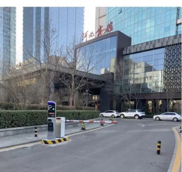 【mg冰球突破十大平台案例】mg冰球突破十大平台车牌识别系统设备驻扎河北宾馆