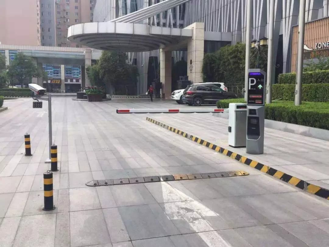 【mg冰球突破十大平台案例】mg冰球突破十大平台车牌识别设备驻扎河北宾馆