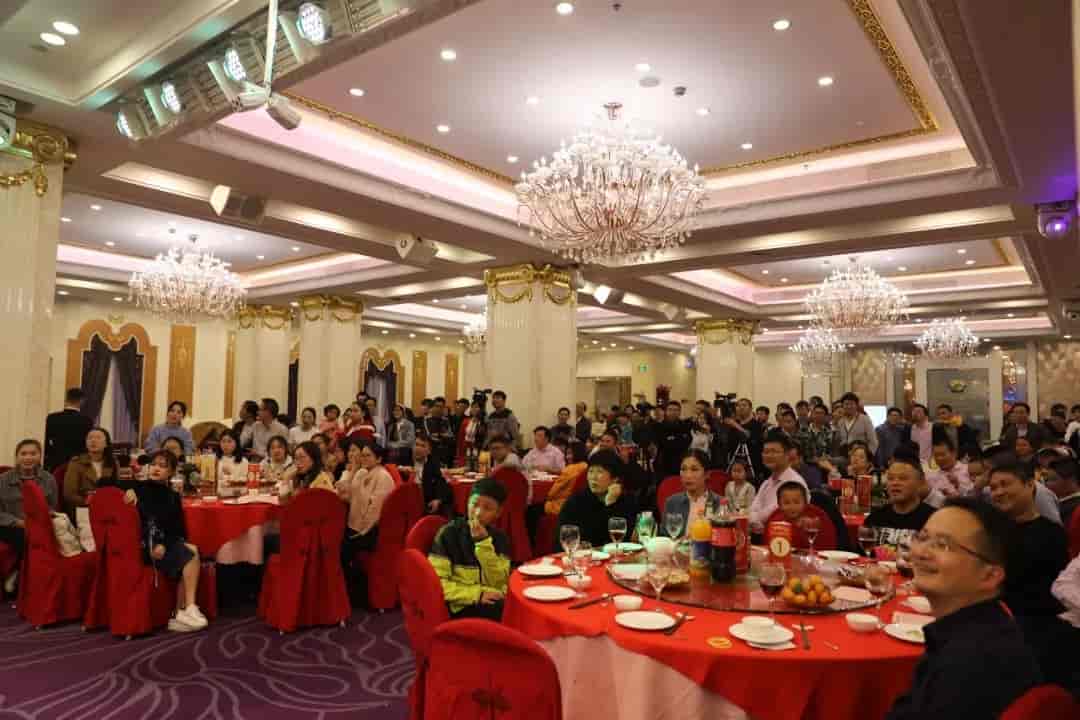 【mg冰球突破十大平台新闻】 轻歌曼舞迎新春