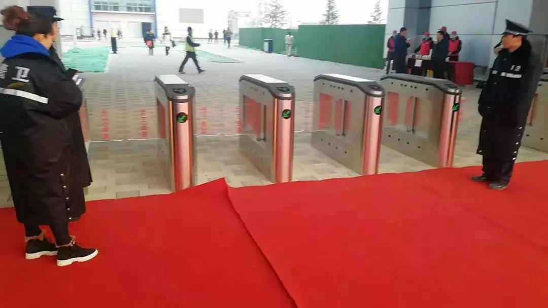 【工程案例】mg冰球突破十大平台智能摆闸设备入驻世界500强富士康