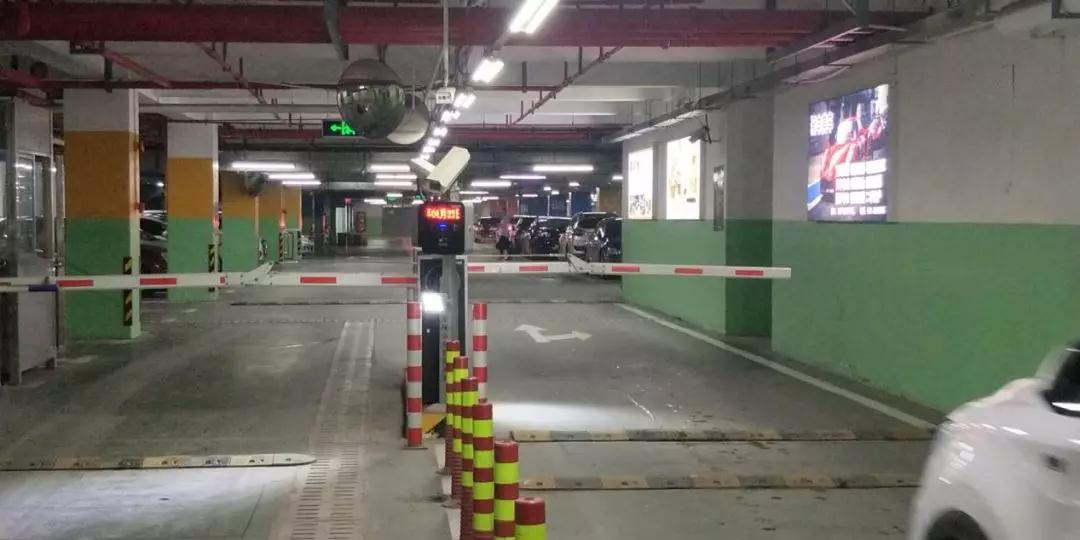 工程案例】上海沃尔玛选用mg冰球突破十大平台智控简III车牌识别系统