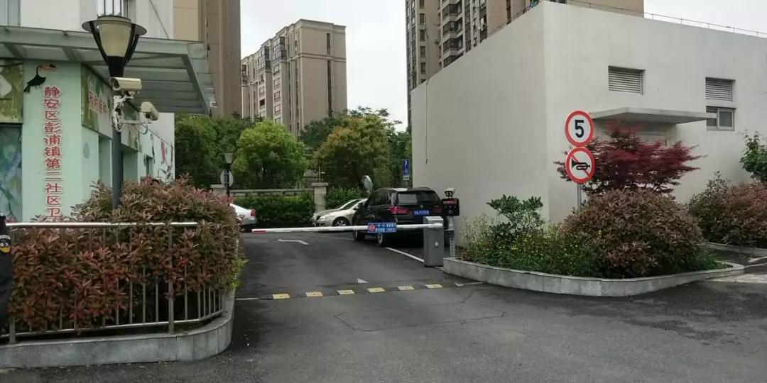 工程案例】上海沃尔玛选用mg冰球突破十大平台智控简III车牌识别系统