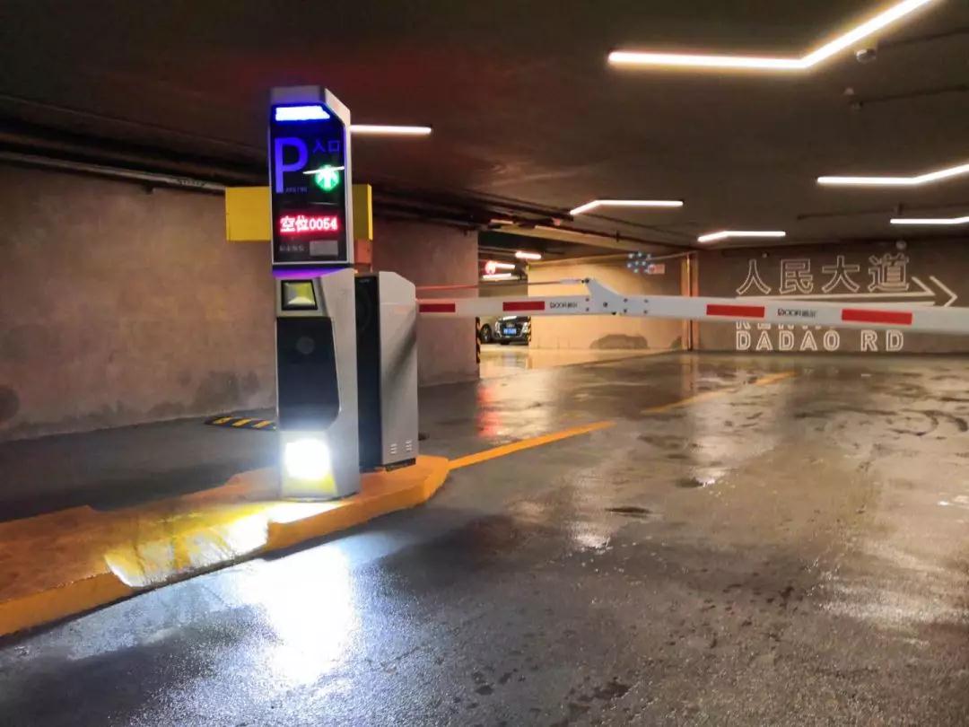 【工程案例】 上海大剧院喜看mg冰球突破十大平台循II车牌识别系统