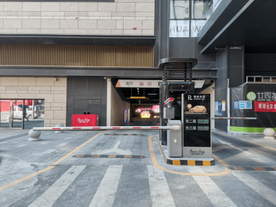 mg冰球突破十大平台视频车位引导系统进驻深圳百佳华广场