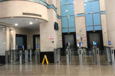 中国电信再选mg冰球突破十大平台人脸识别一体机